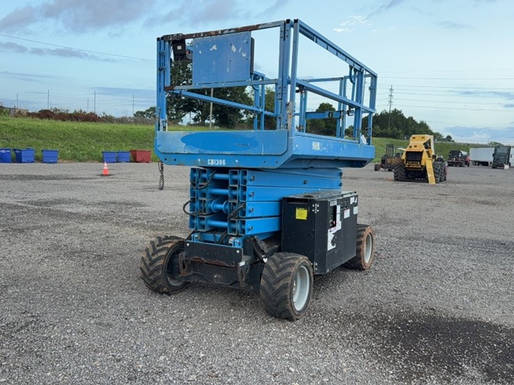 #2094-•-genie-scissor-lift-image-6