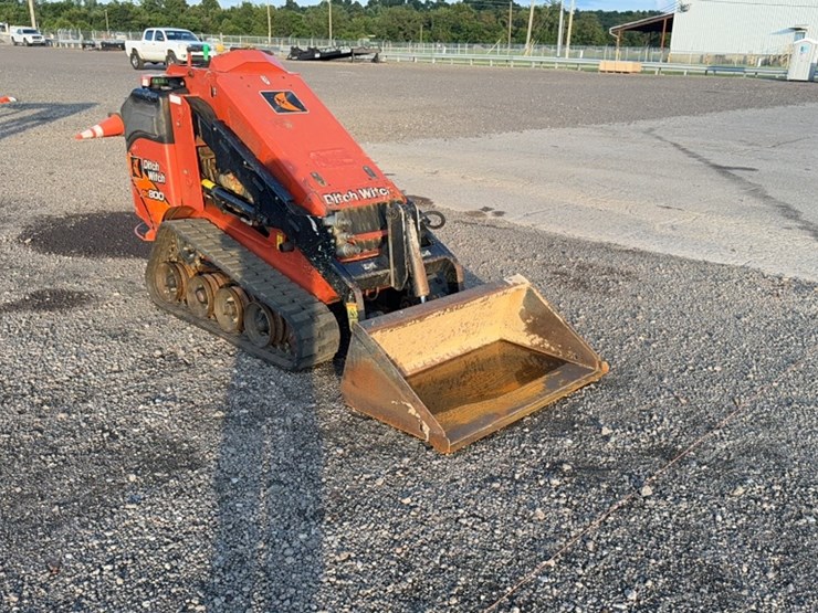 ditch-witch-sk800-image-1