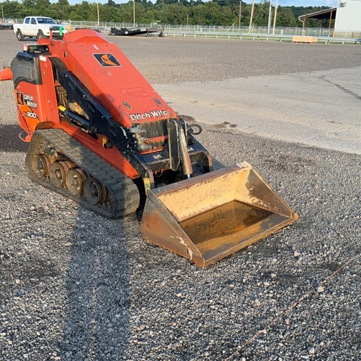 DITCH WITCH SK800