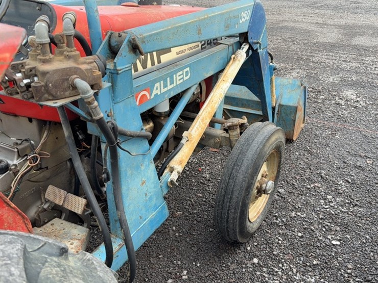 massey-ferguson-245-image-6