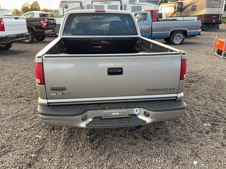 2003-chevrolet-s10-image-8
