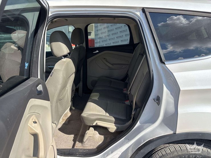 2015-ford-escape-image-21
