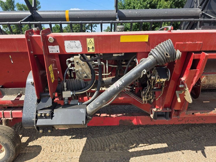 2014-case-ih-3162-image-11