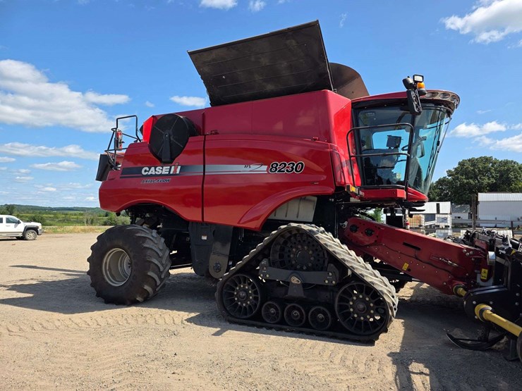 2013-case-ih-8230-image-9