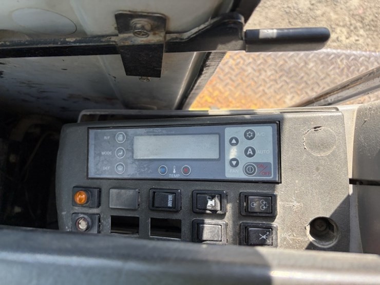 2006-kobelco-sk330-lc-image-42