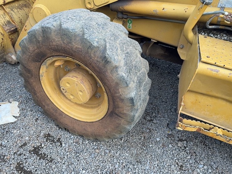 caterpillar-416c-image-15