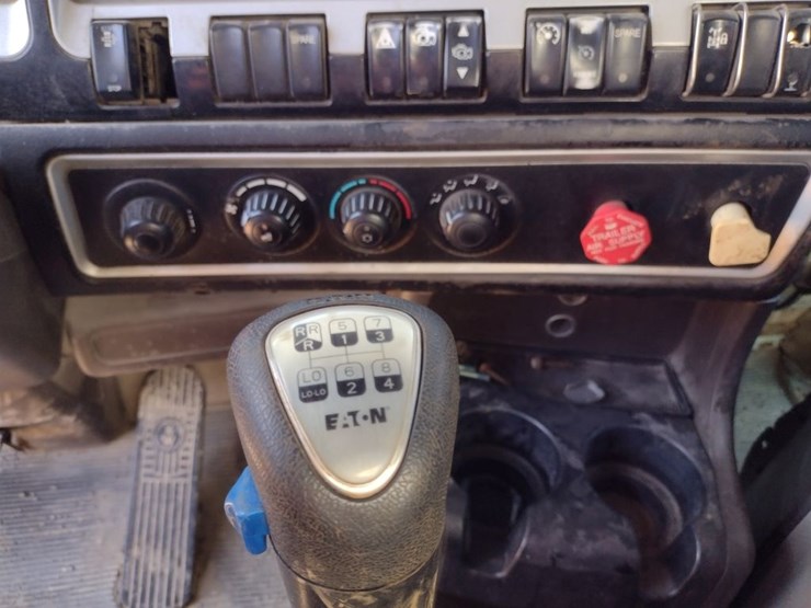 kenworth-t800-image-10