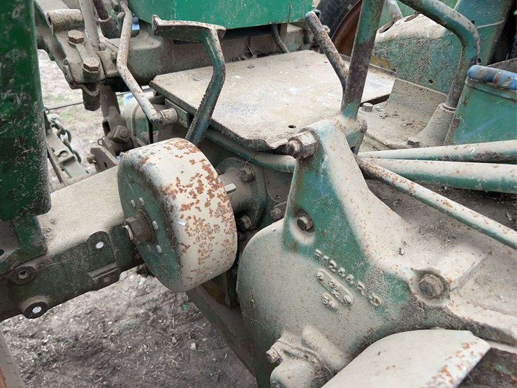 john-deere-70-image-33