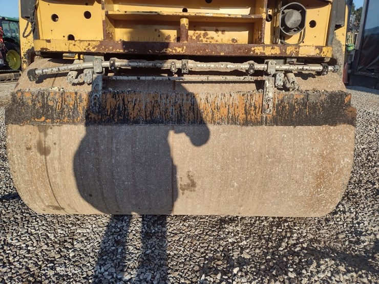 caterpillar-cb34xw-image-24