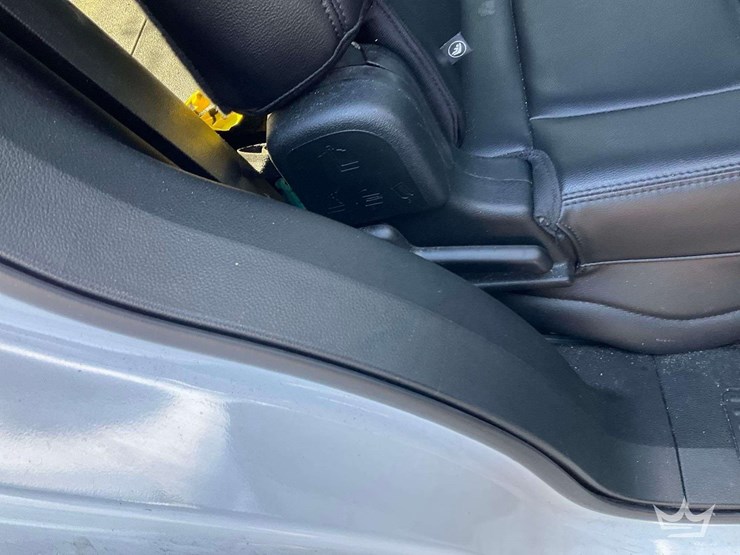 2019-ford-explorer-image-23