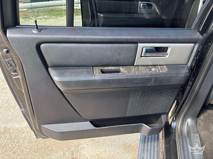 2015-ford-expedition-image-23
