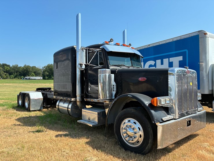 1988-peterbilt-379-image-2