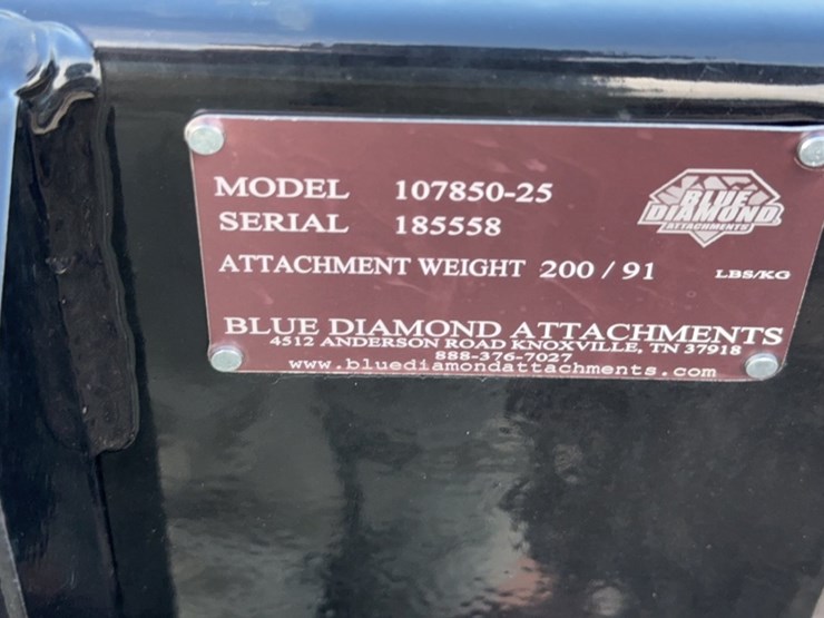 #2018-•-blue-diamond-36"-dingo-smooth-bucket-image-4
