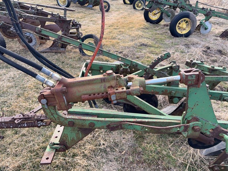 john-deere-no.-55-a-b-h-pull-type-three-bottom-plow-image-10