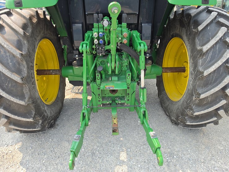 2022-john-deere-6110m-image-18