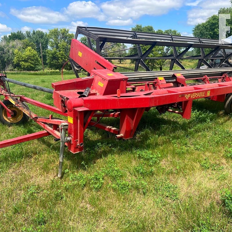 1984 VERSATILE 10