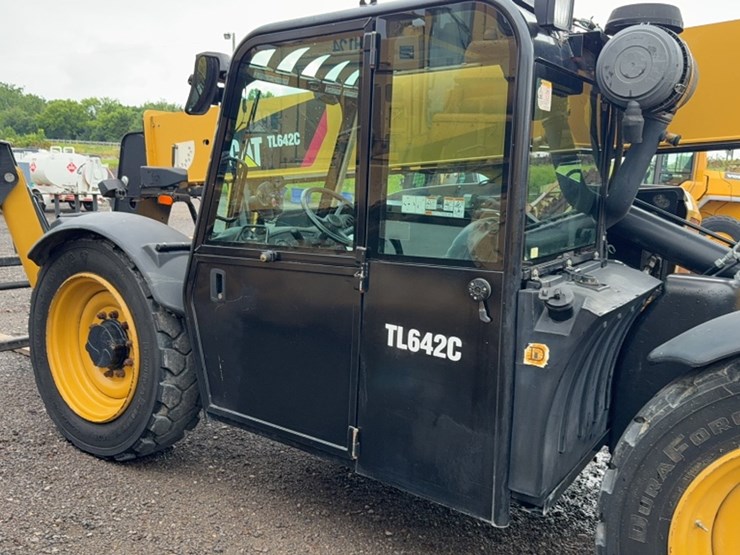 caterpillar-tl642c-image-8