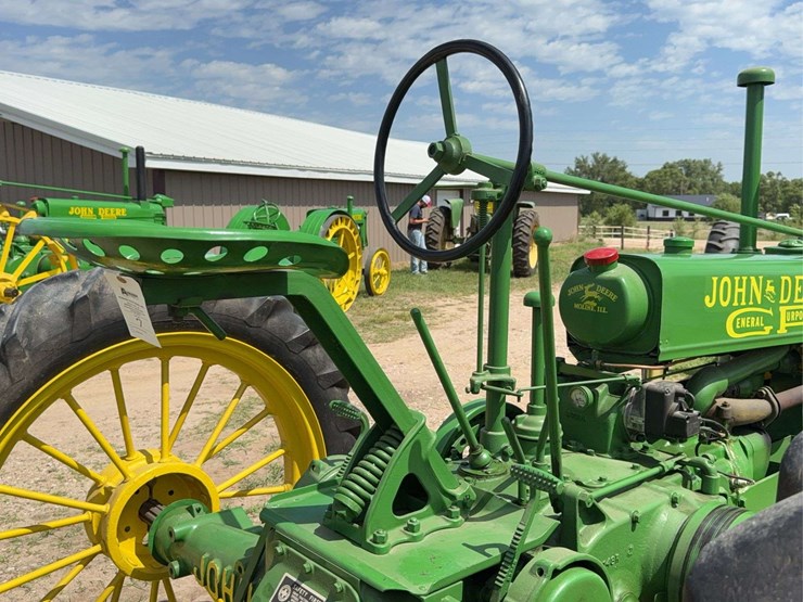 john-deere-model-b-image-40