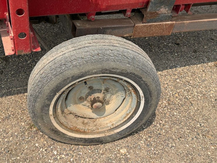 home-made-header-trailer-for-30’-bean-head-image-6