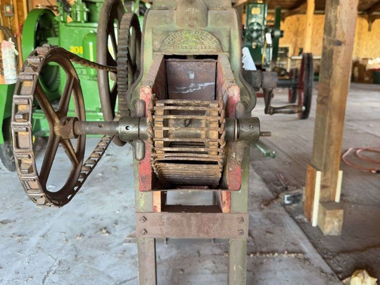 john-deere-no.-2-two-hole-corn-sheller-image-13
