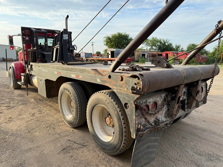 2013-peterbilt-367-image-12
