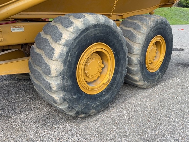 caterpillar-730-image-12