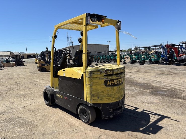 hyster-e120xn-forklift-image-4