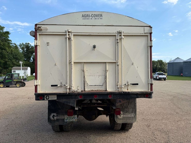 1979-ihc-1700-single-axle-grain-truck,-15’-steel-box-with-622-schwarts-hoist,-steel-floor,-136k-mile-image-5