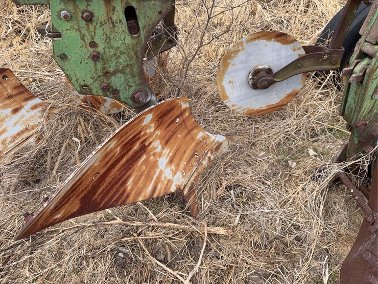 john-deere-pull-type-five-bottom-plow-image-20