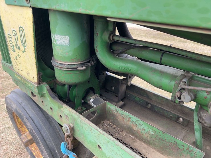 john-deere-520-image-56