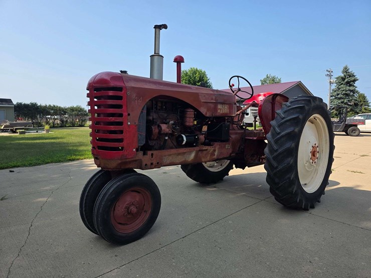 1951-massey-ferguson-44-image-1