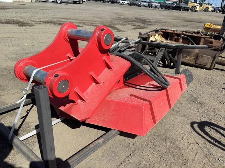 caterpillar-320-image-3