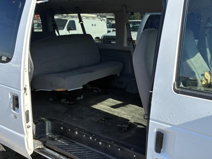2007-ford-e350-image-17