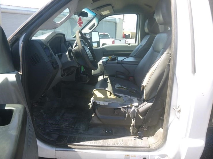 2013-ford-f550-image-14