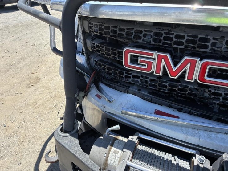 2012-gmc-sierra-2500-image-8