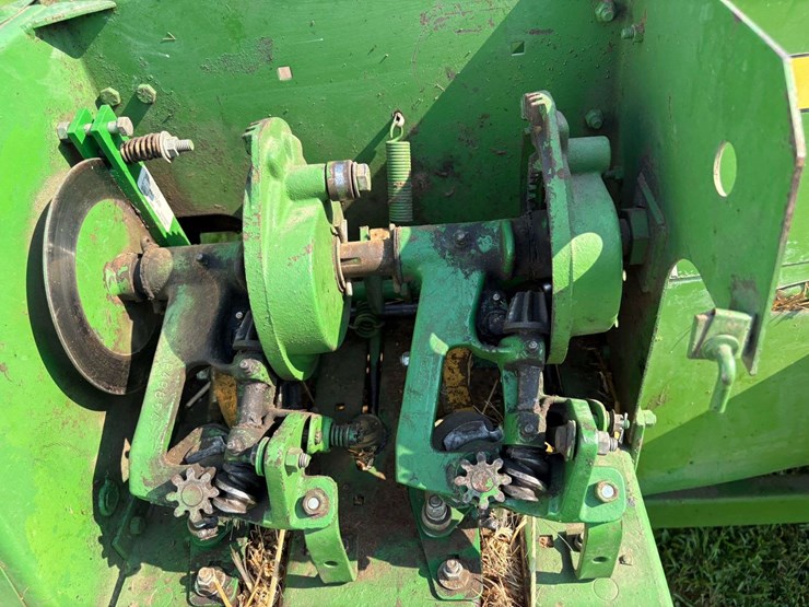 john-deere-336-image-21