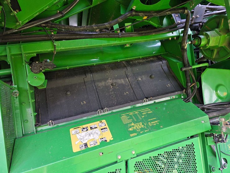 2007-john-deere-9760-sts-image-24