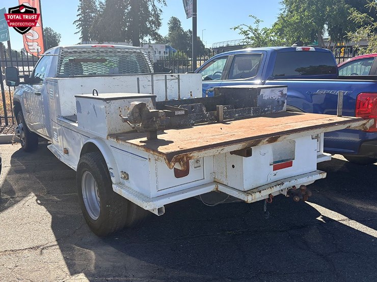 2019-gmc-3500-image-3
