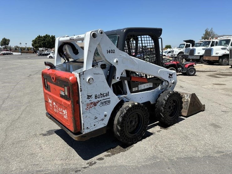 2017-bobcat-s590-image-3