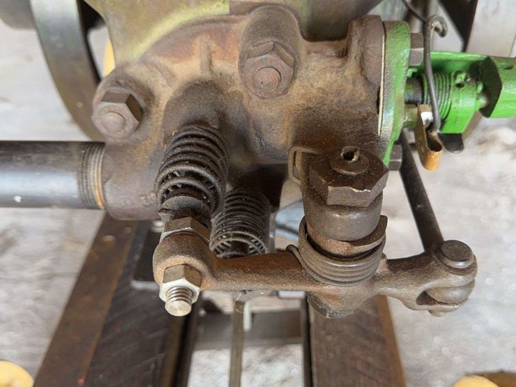 john-deere-112-image-9