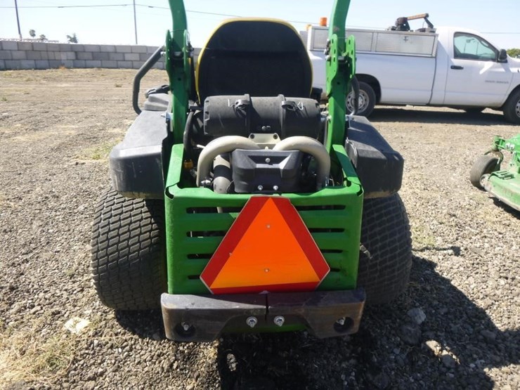 2021-john-deere-60-image-5