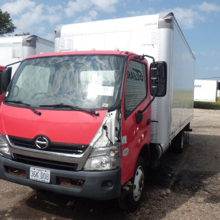 2018 HINO 195
