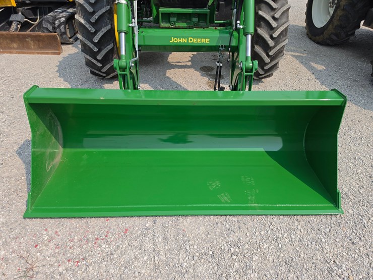 2022-john-deere-6110m-image-3