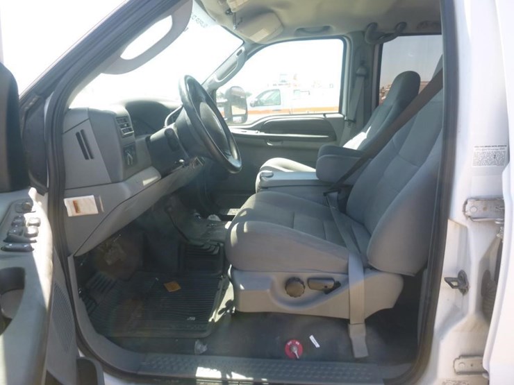 2004-ford-f550-image-10