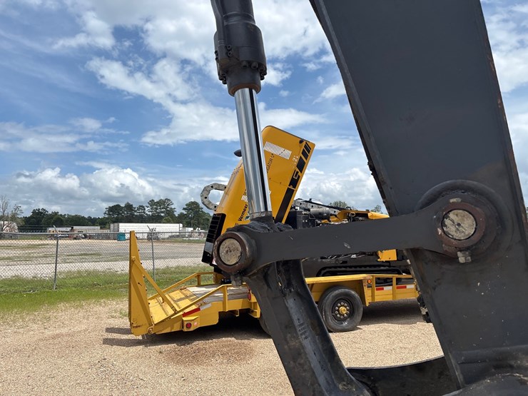 2023-deere-210-p-tier-image-11