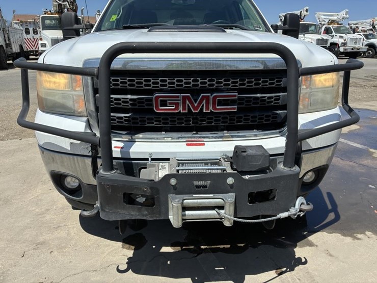 2012-gmc-sierra-2500hd-image-11