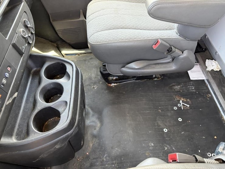 2019-chevrolet-express-g3500-image-17