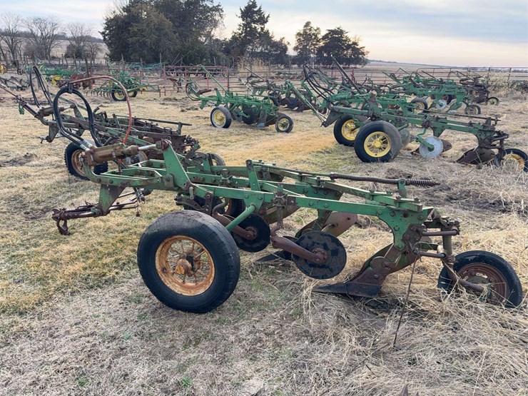 john-deere-no.-55-a-b-h-pull-type-three-bottom-plow-image-6