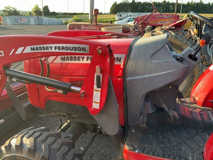 massey-ferguson-1533-image-11