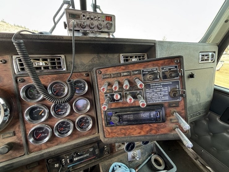 kenworth-t/a-truck-tractor-image-28